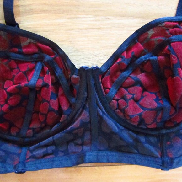 TORRID Black & Red Hearts Unlined Sheer Lace Underwire Bra size 3 - Picture 2 of 6